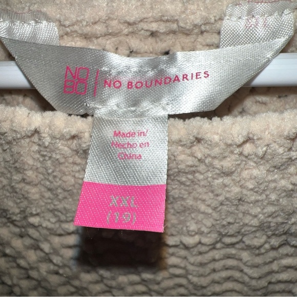 NO BOUNDARIES Womens Size XXL (19) Fringed Long Sleeve Beige Sweater Cropped. - Picture 4 of 8